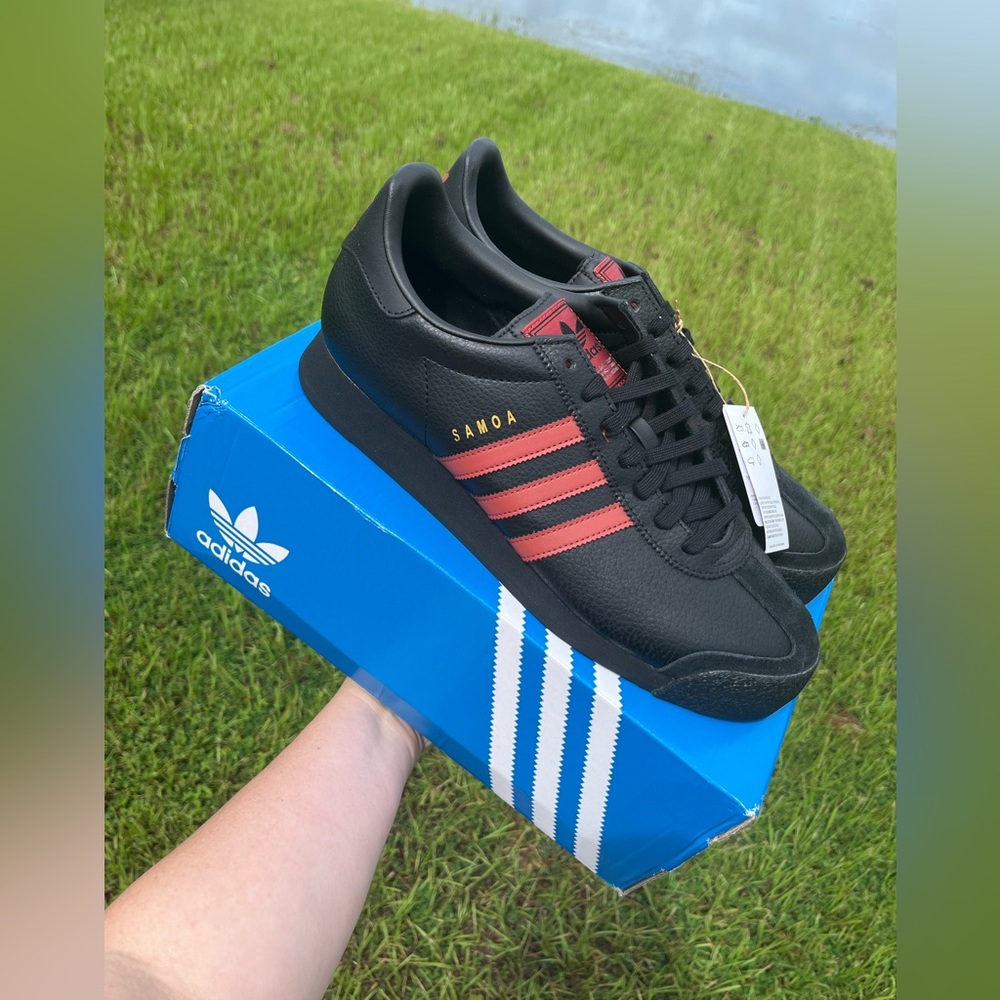 NWT Adidas Mens Samoa Blue and Burgundy Sneakers Size 13 - Picture 2 of 12